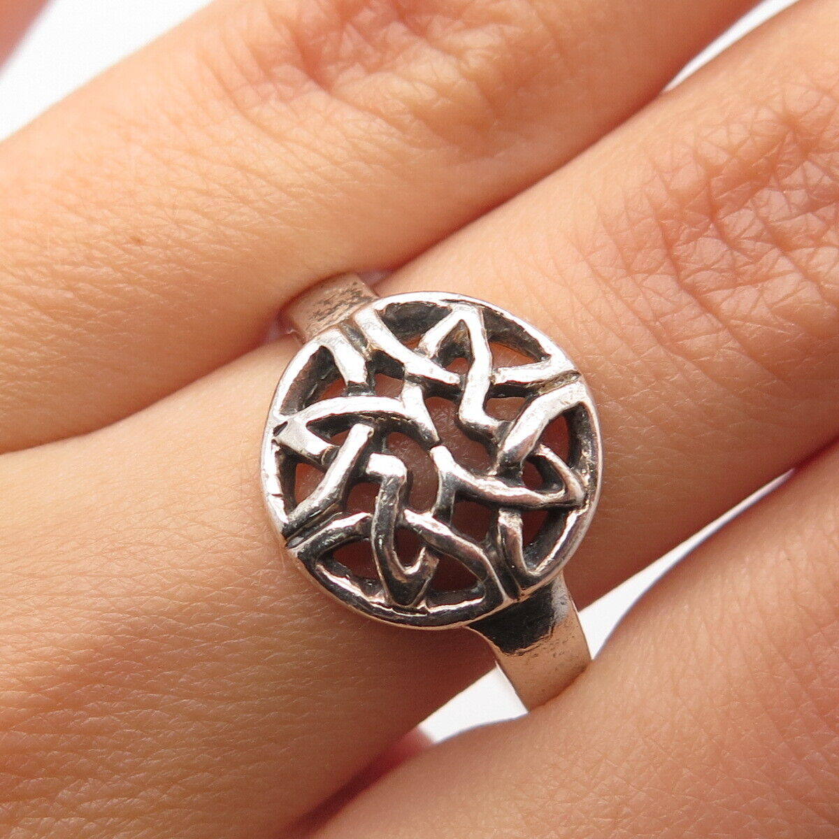 925 Sterling Silver Vintage Round Triquetra Celtic Ring Size 9