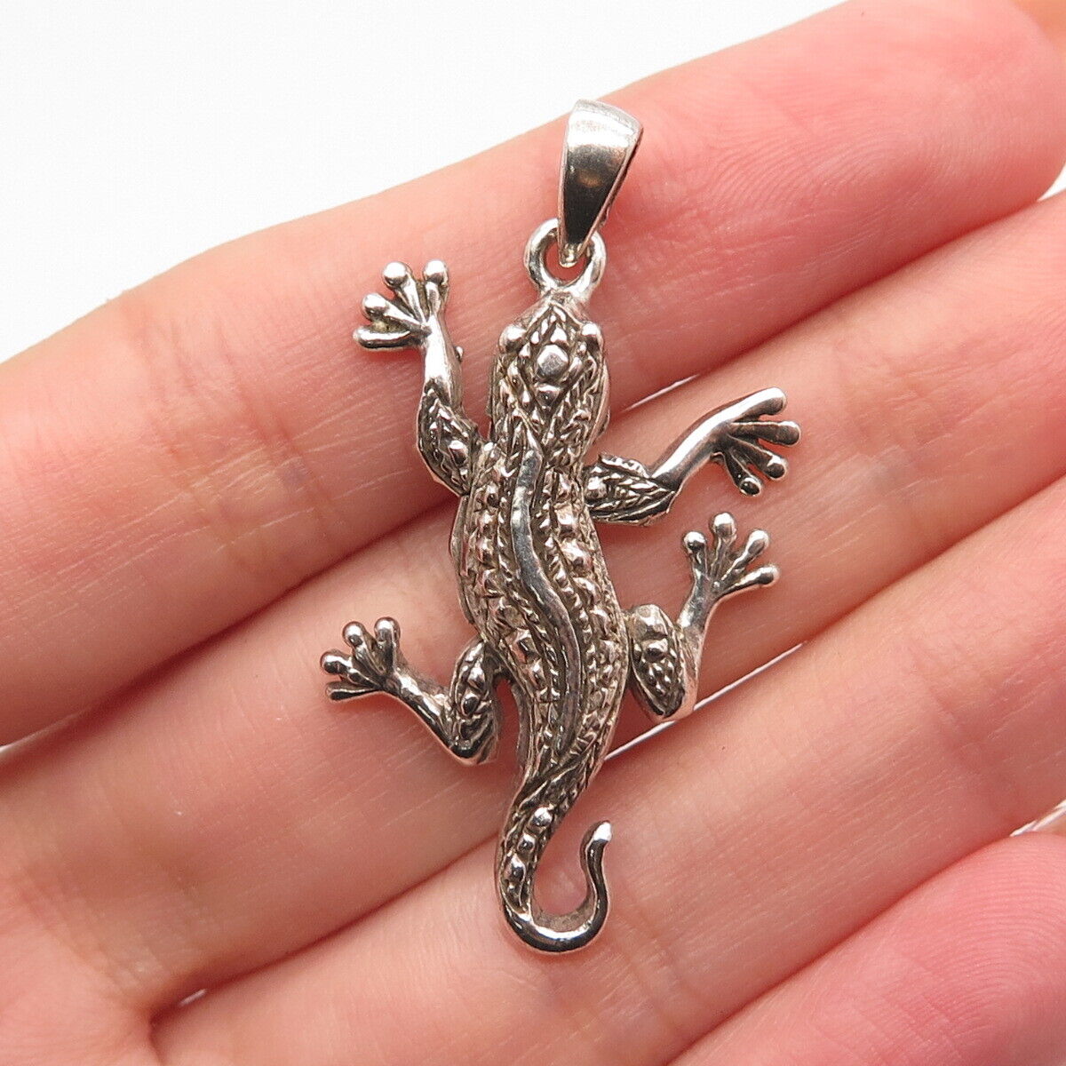 925 Sterling Silver Vintage Lizard Movable Pendant