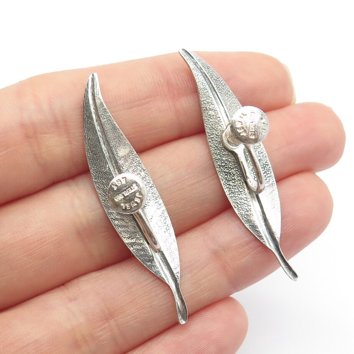 925 Sterling Silver Vintage Jewelart Leaf Striped Screw Back Earrings