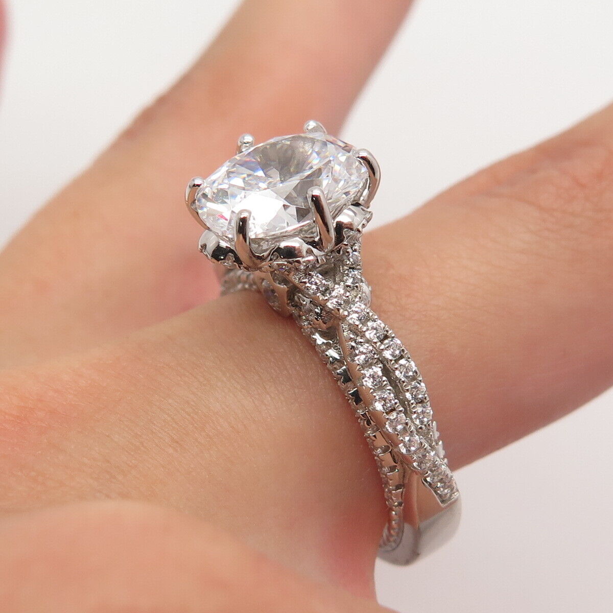 925 Sterling Silver Oval-Cut C Z Ring Size 7.25