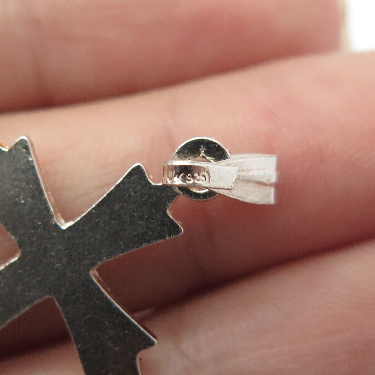 925 Sterling Silver Vintage Ribbed Religious Cross Pendant