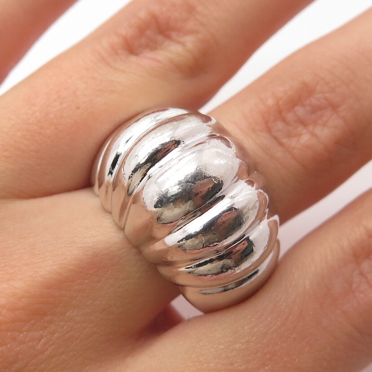 925 Sterling Silver Vintage Ribbed Ring Size 9