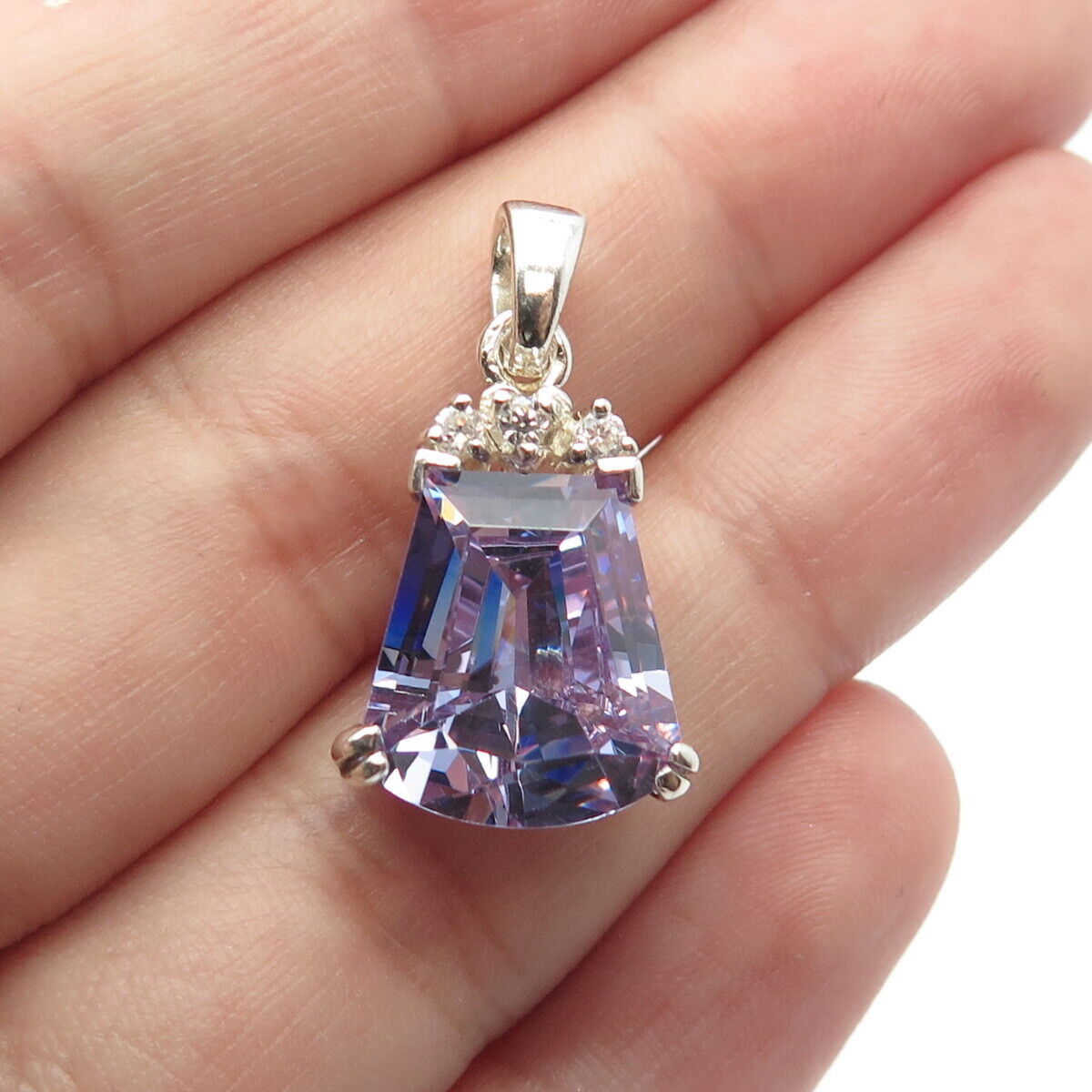 925 Sterling Silver Vintage Lavender & White C Z Pendant