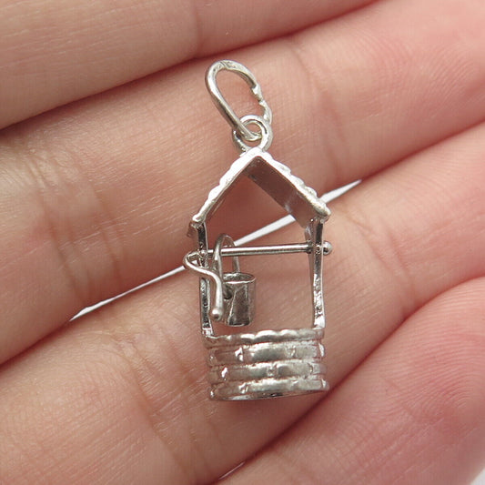 925 Sterling Silver Vintage Well Pendant