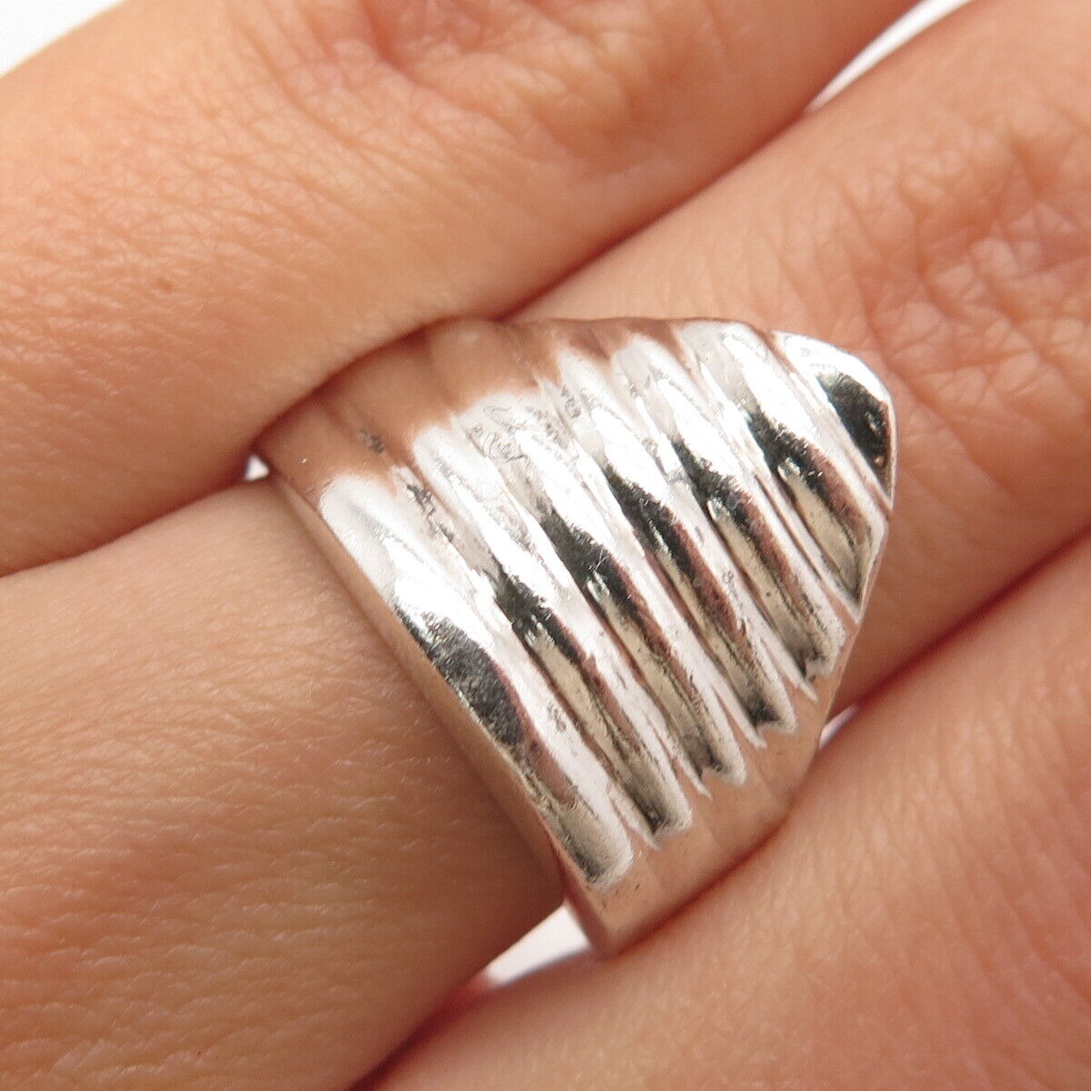 925 Sterling Silver Vintage Mexico Ribbed Shark Fin Statement Ring Size 7.75