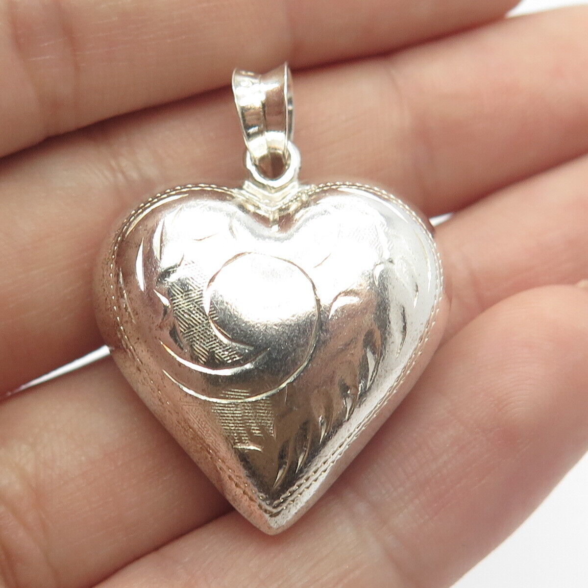 925 Sterling Silver Vintage Etched Hollow Heart Pendant