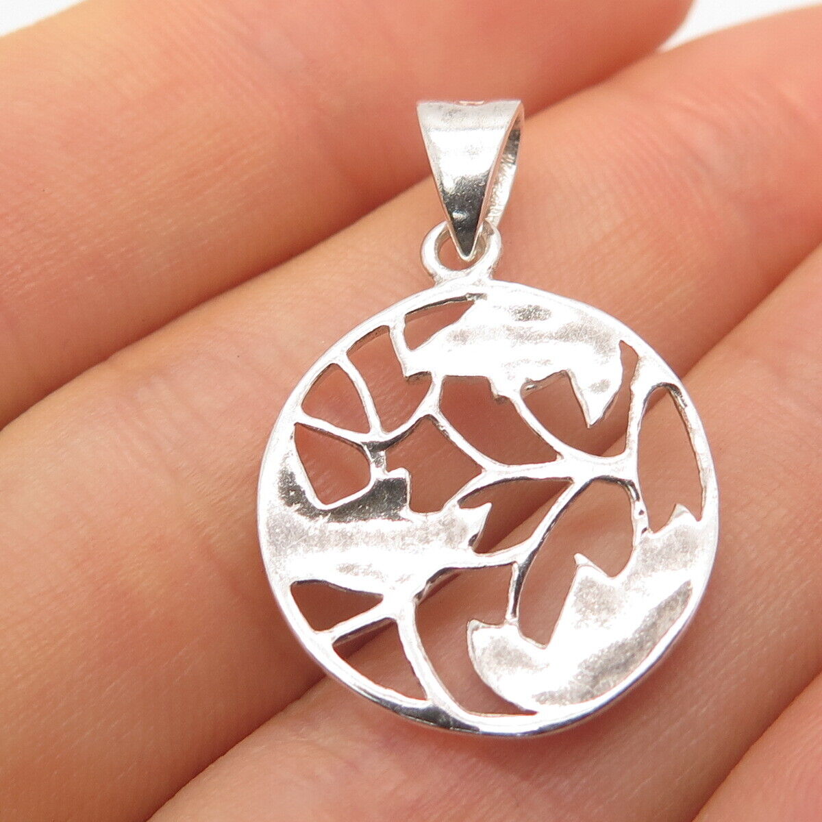 925 Sterling Silver Vintage Leaf Ornate Pendant