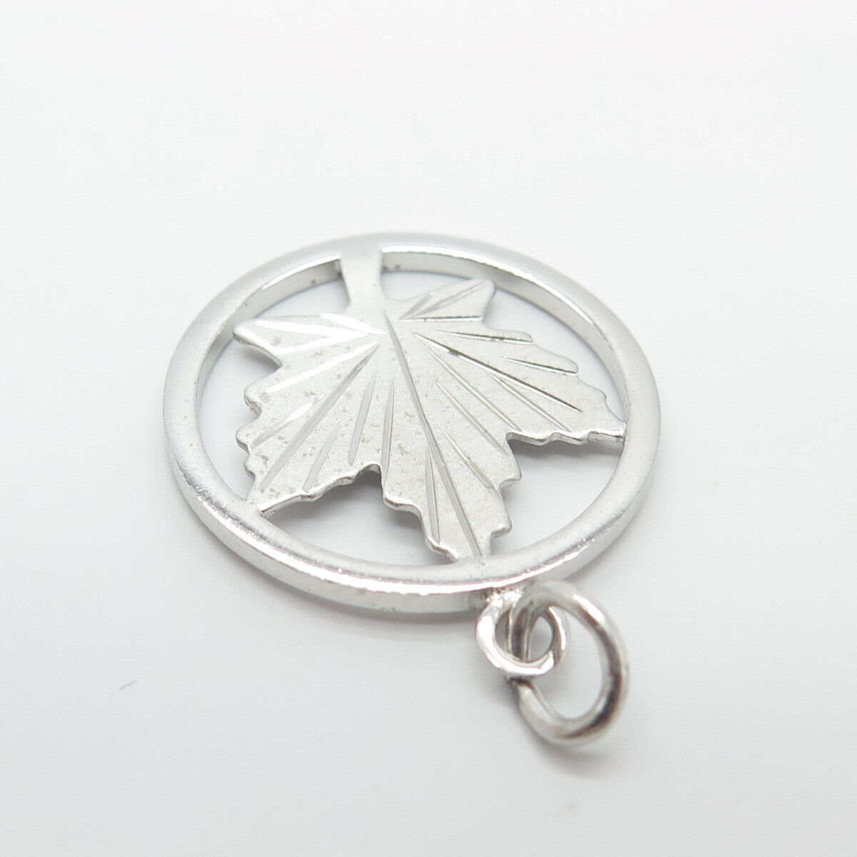 925 Sterling Silver Vintage Bond Boyd Leaf Round Pendant