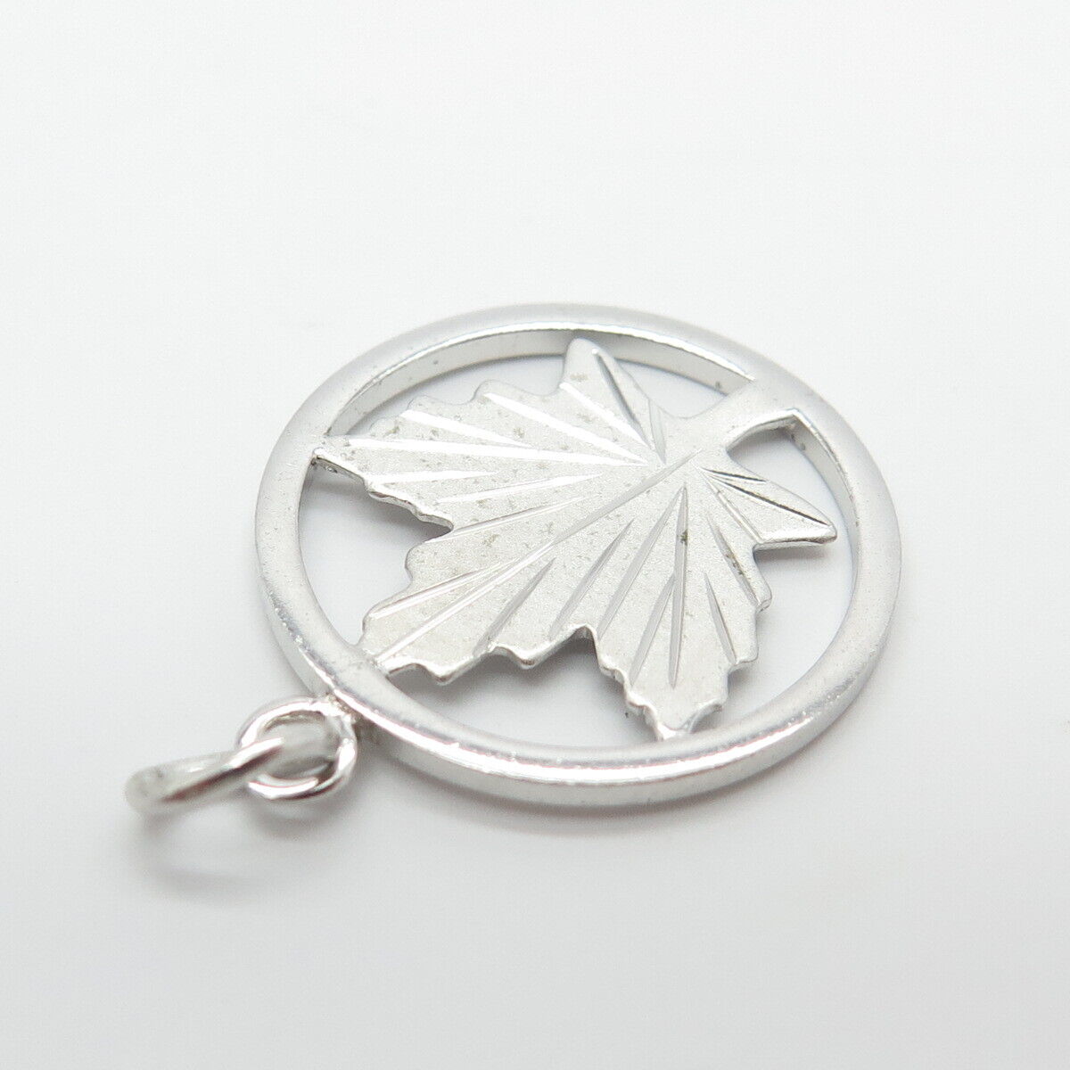 925 Sterling Silver Vintage Bond Boyd Leaf Round Pendant