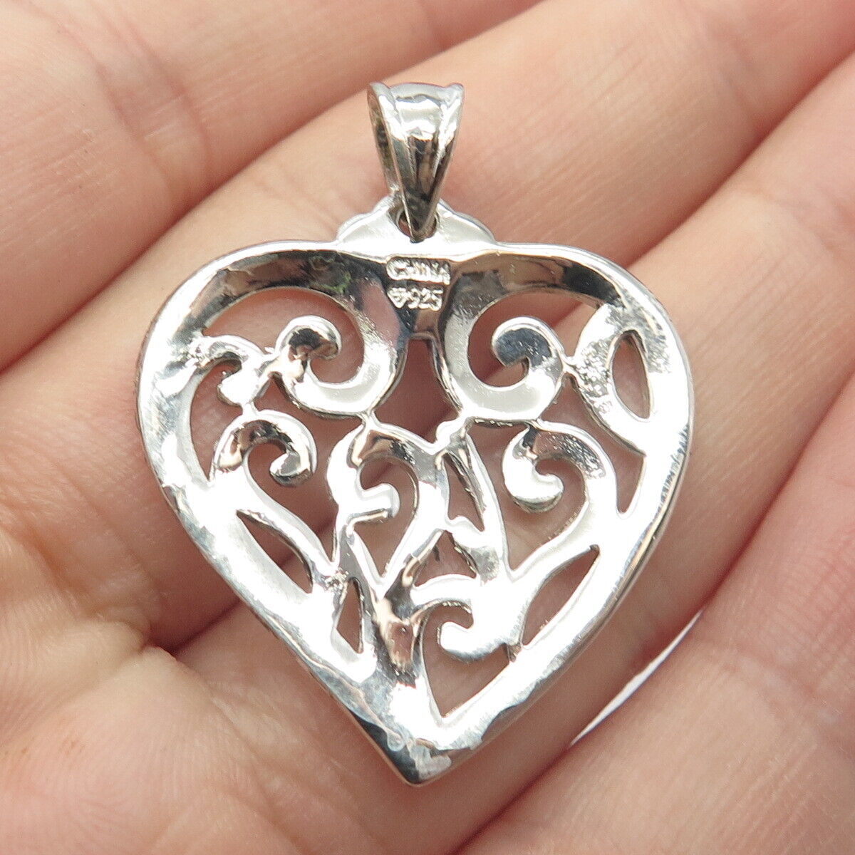 925 Sterling Silver Vintage  Swirl Heart Pendant