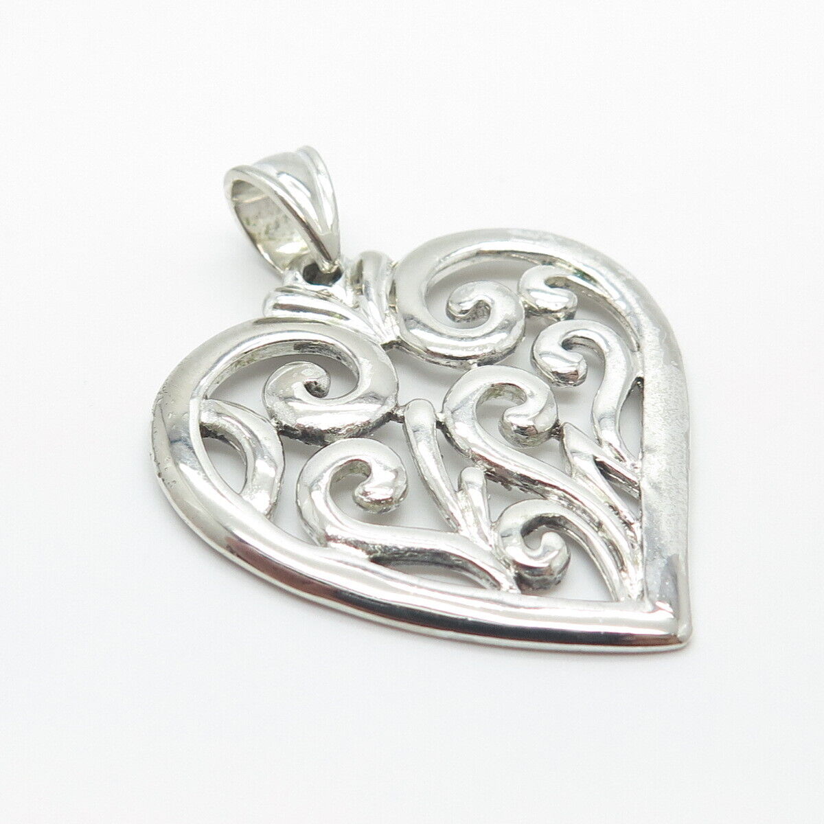 925 Sterling Silver Vintage  Swirl Heart Pendant