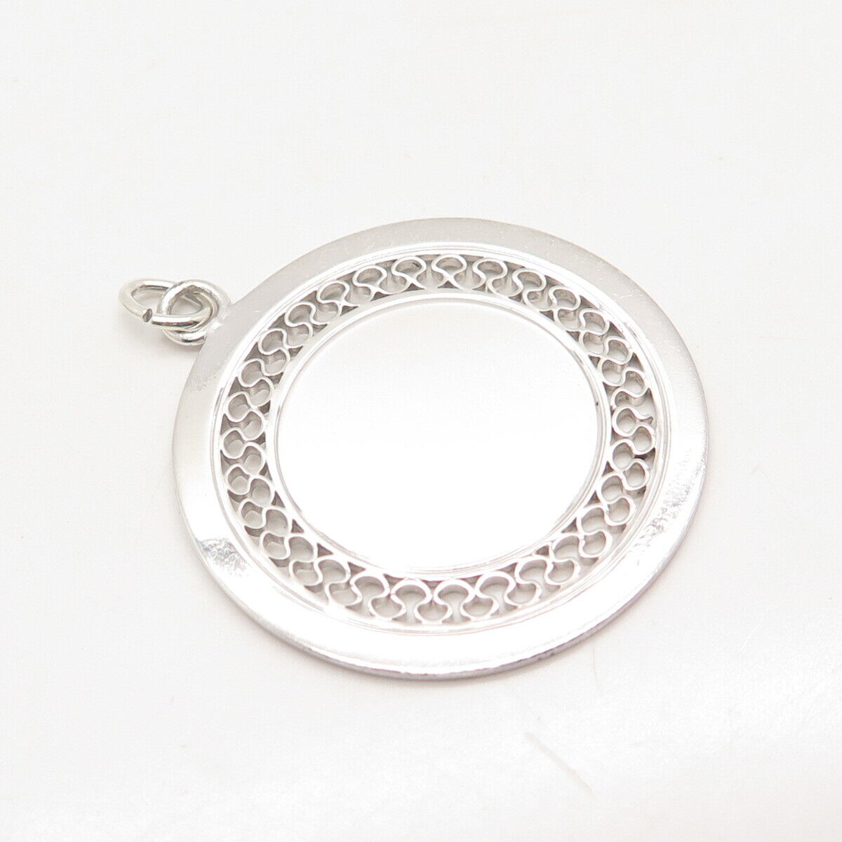 925 Sterling Silver Vintage Wells Ornate Round Pendant