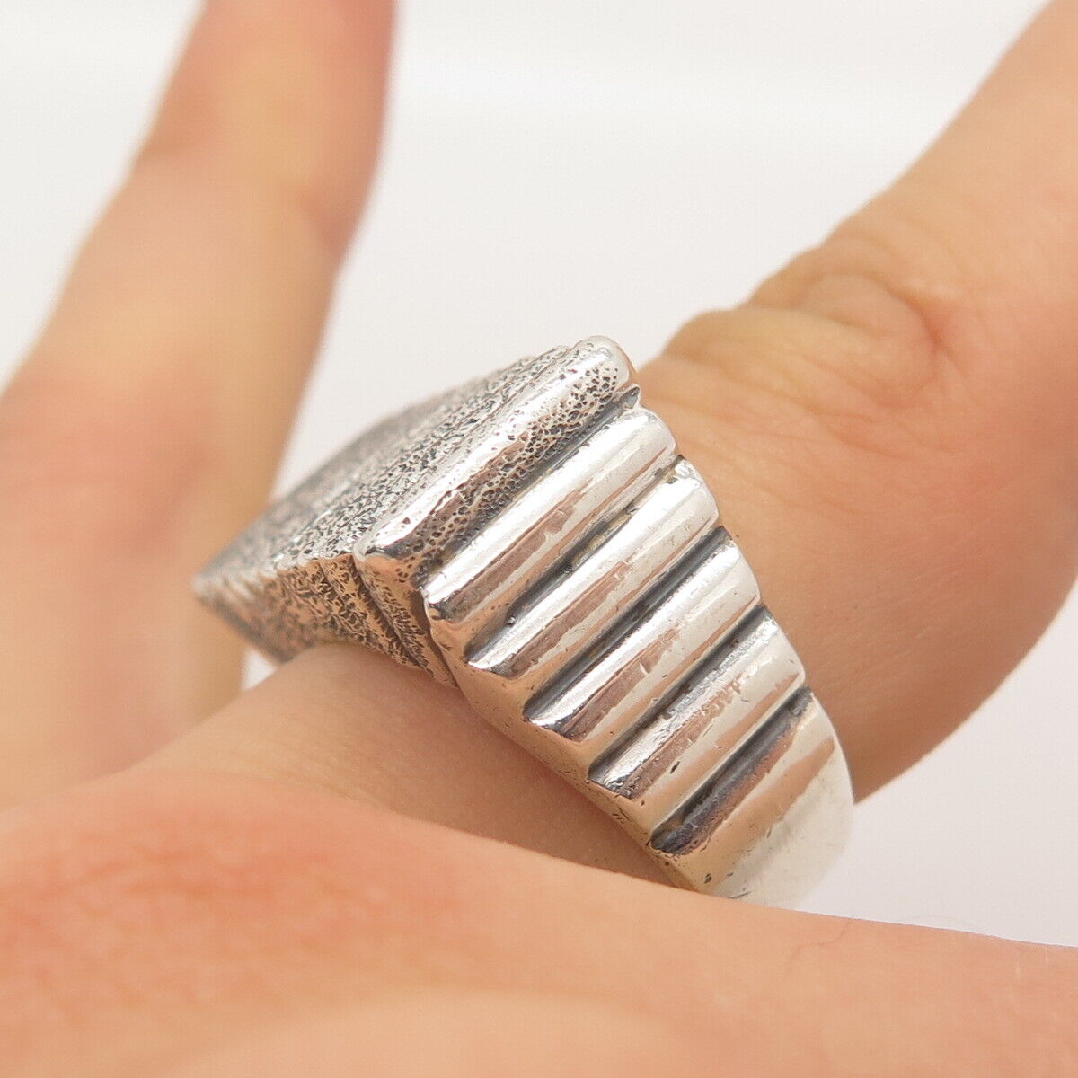 925 Sterling Silver Vintage Textured Modernist Ring Size 8