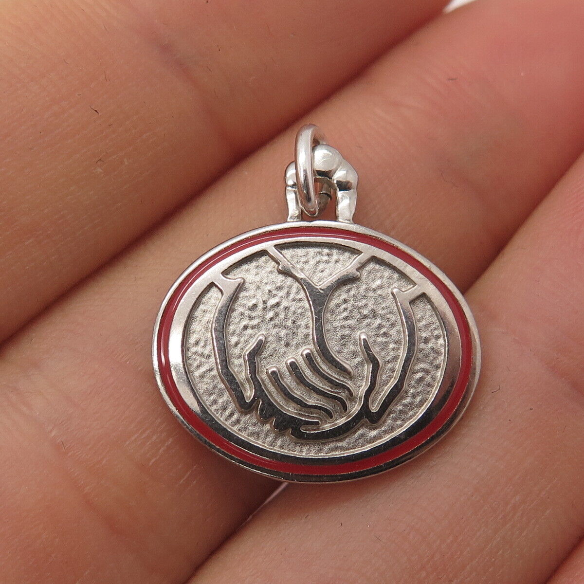 925 Sterling Silver Vintage Hands In Prayer Round Pendant