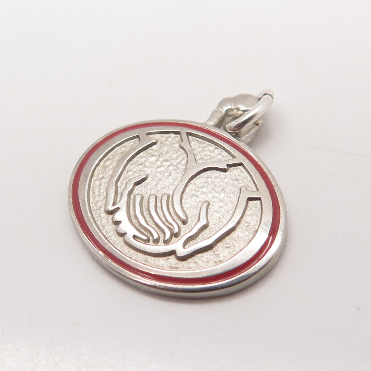 925 Sterling Silver Vintage Hands In Prayer Round Pendant