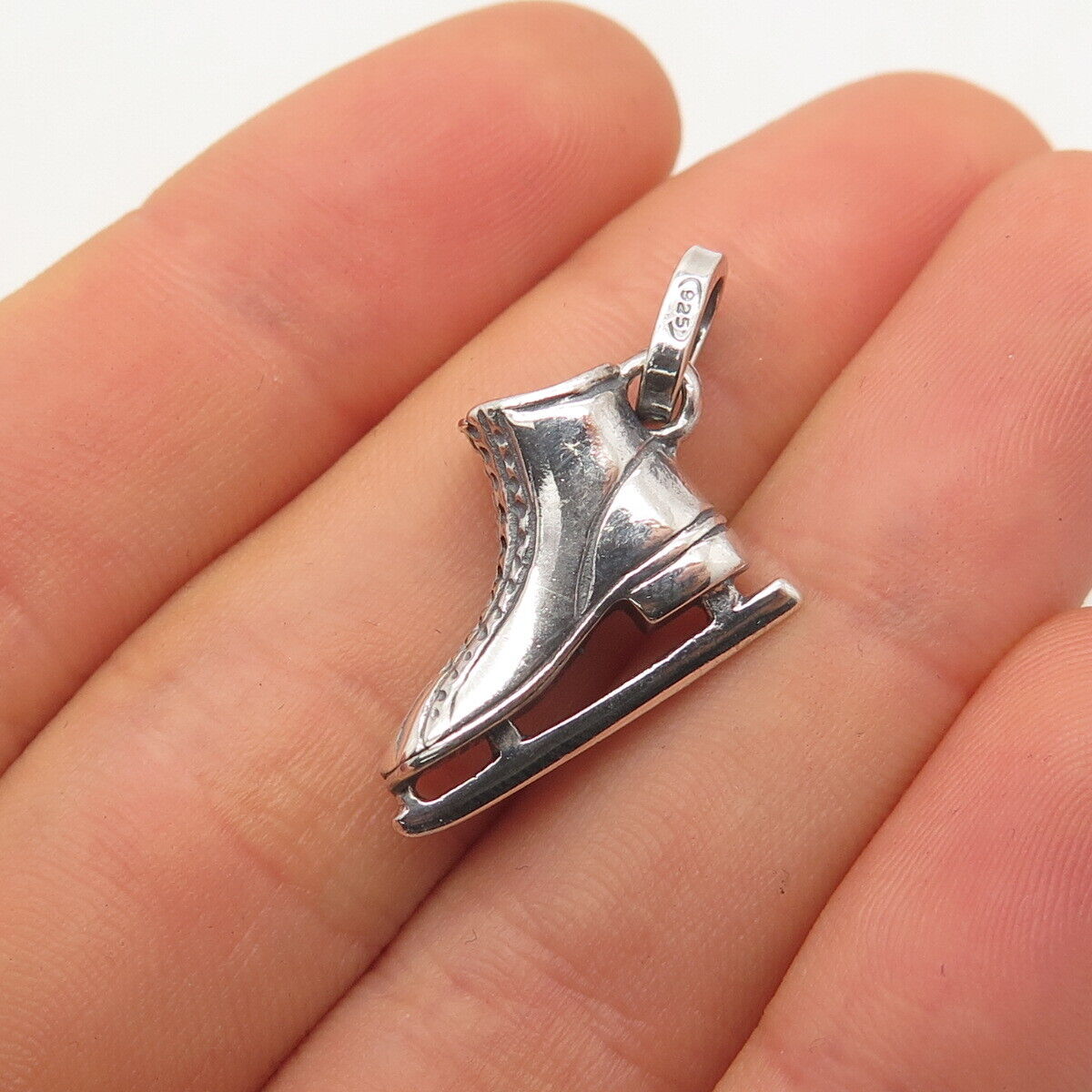 925 Sterling Silver Vintage Skate 3D Pendant