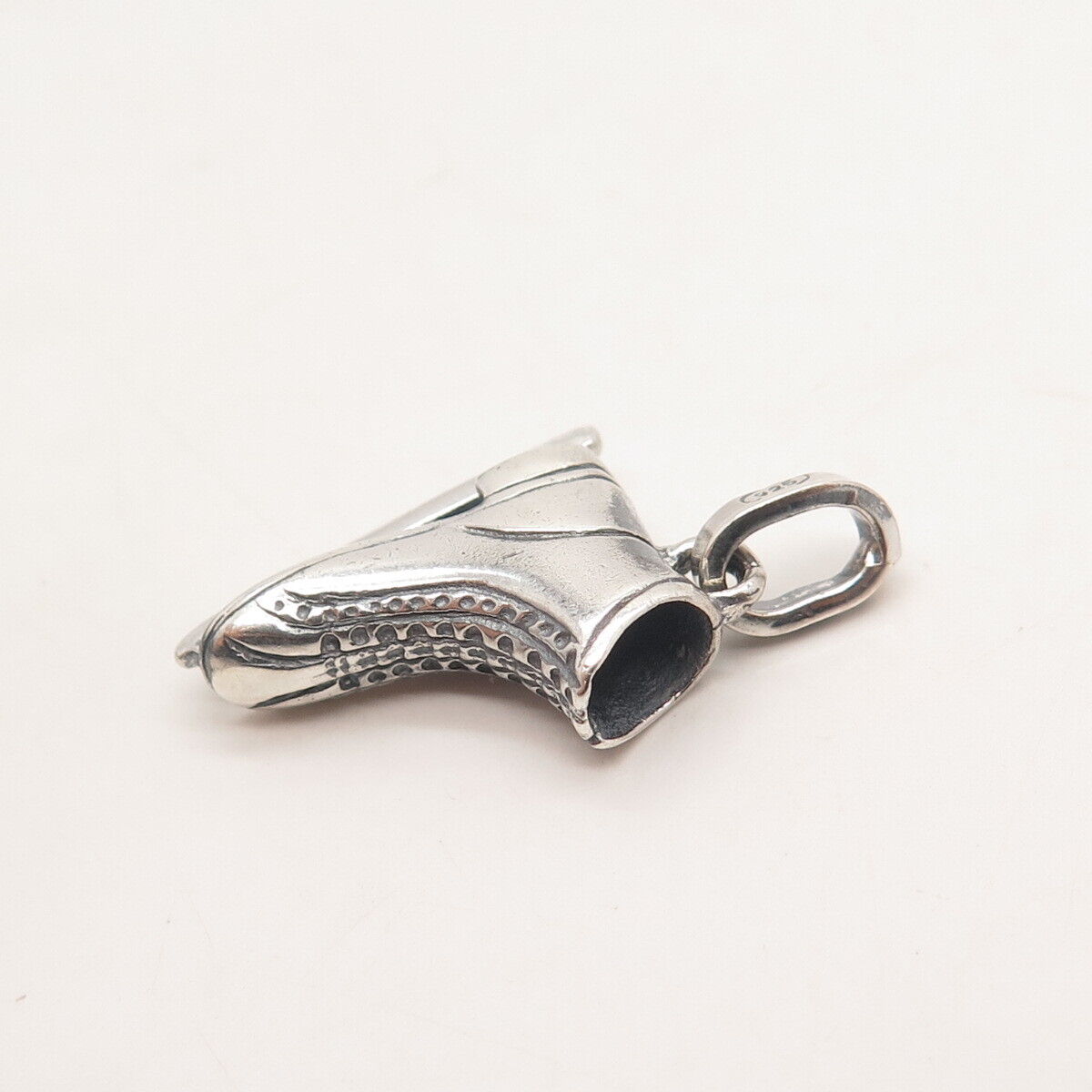 925 Sterling Silver Vintage Skate 3D Pendant