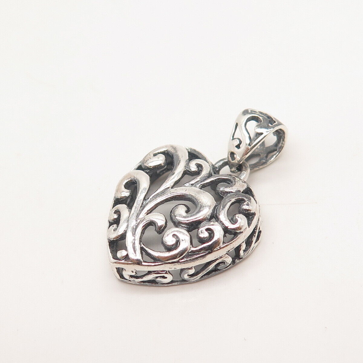 925 Sterling Silver Vintage Ornate Swirl Heart Pendant