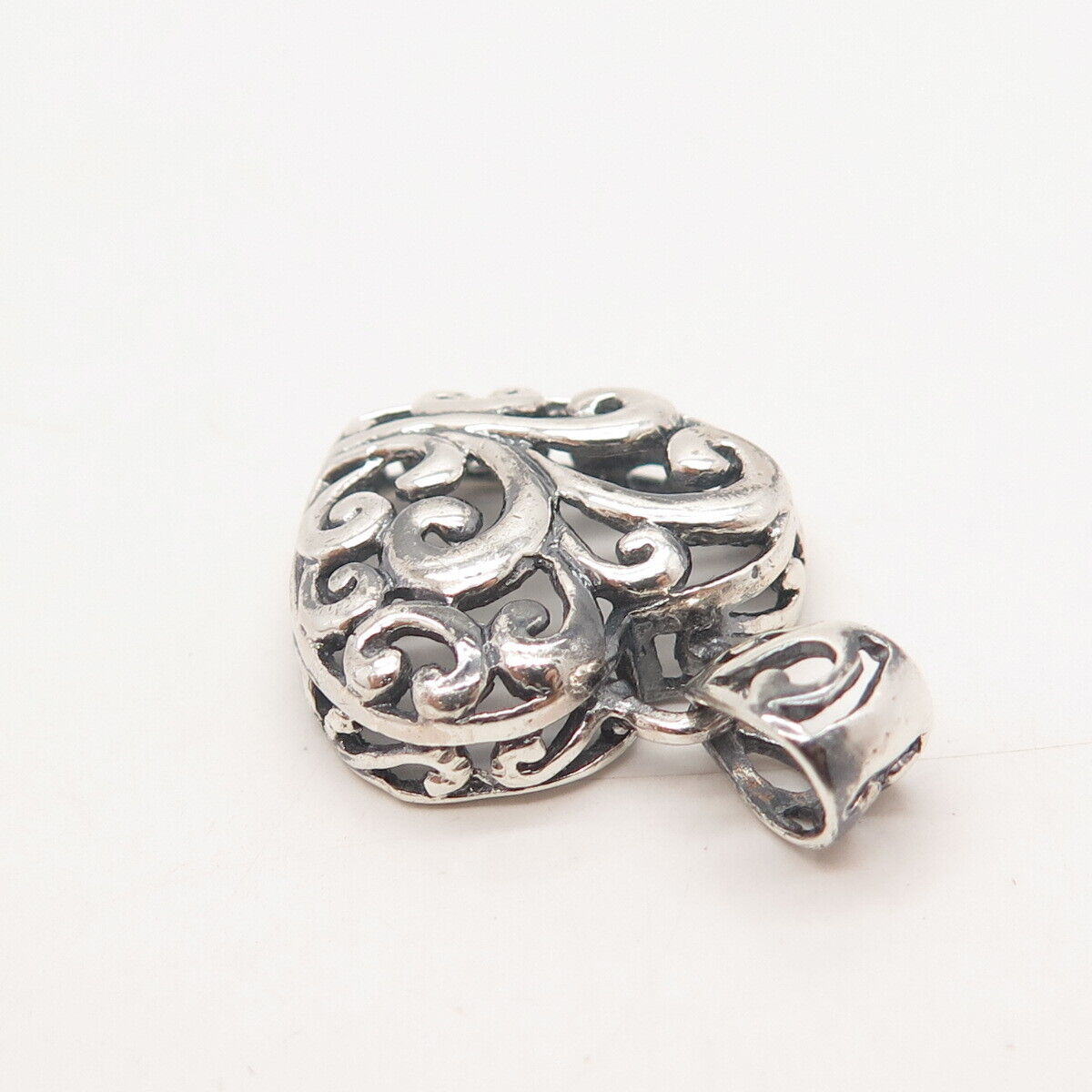 925 Sterling Silver Vintage Ornate Swirl Heart Pendant