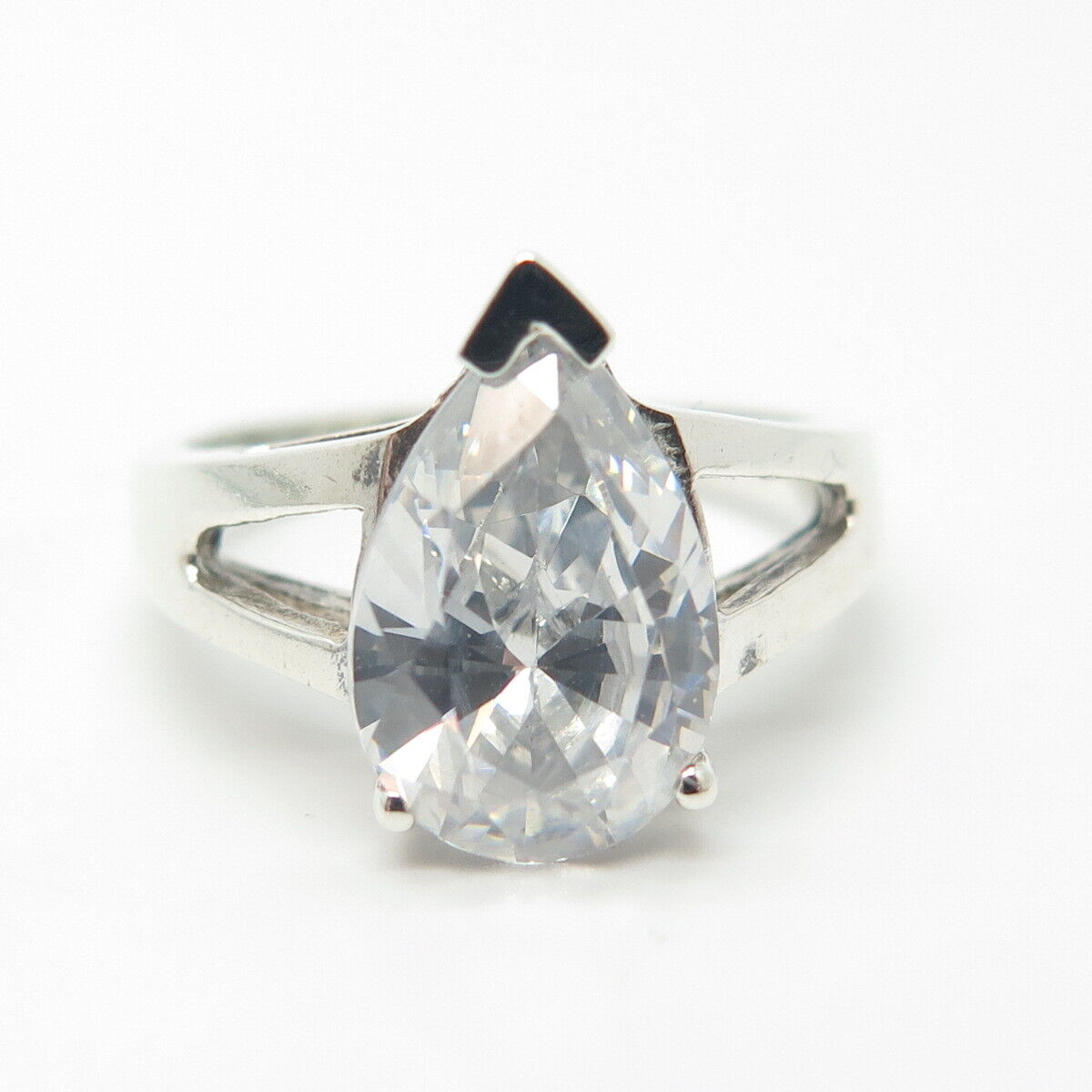 925 Sterling Silver Pear-Cut C Z Ring Size 6.75