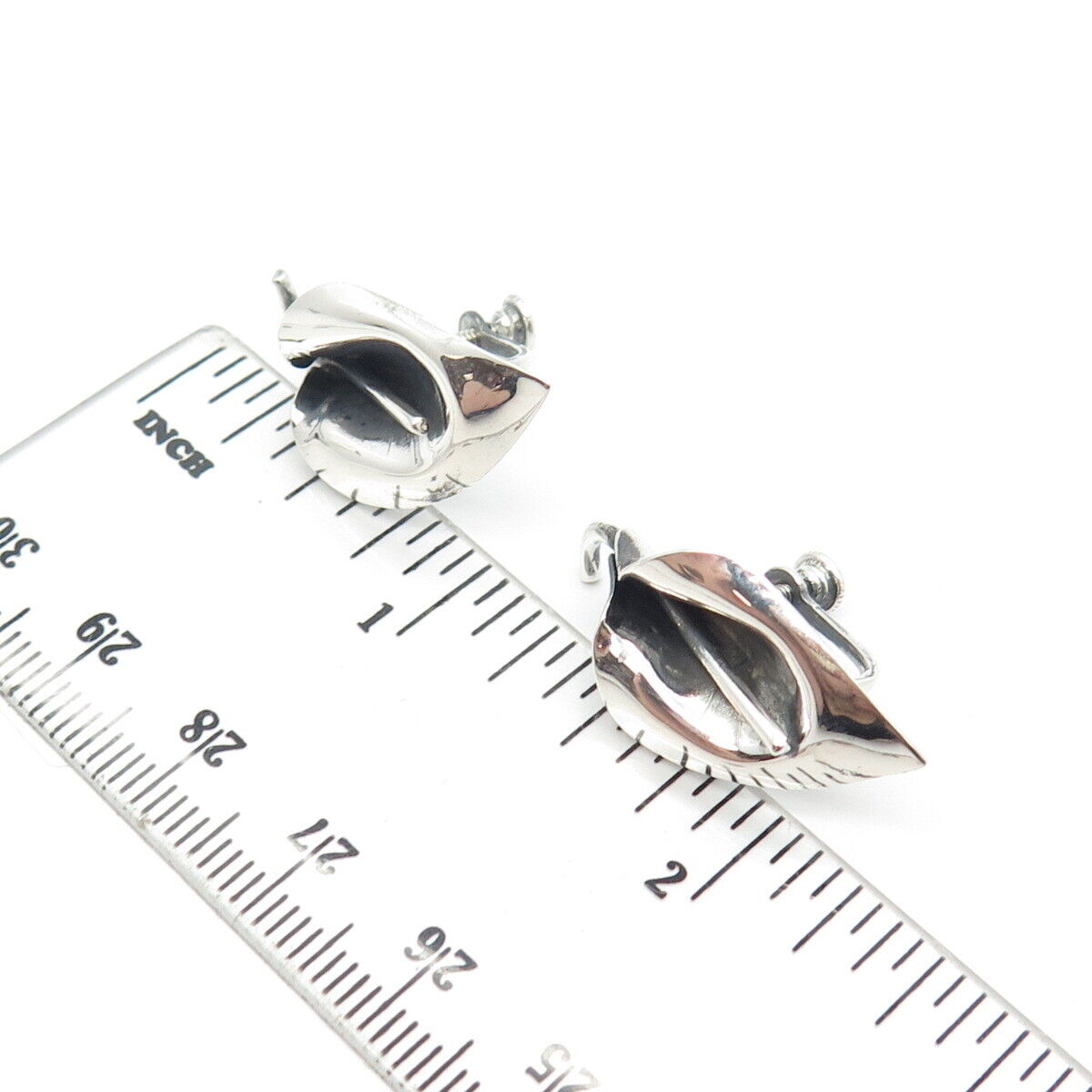 925 Sterling Silver Vintage Leaf Screw Back Earrings