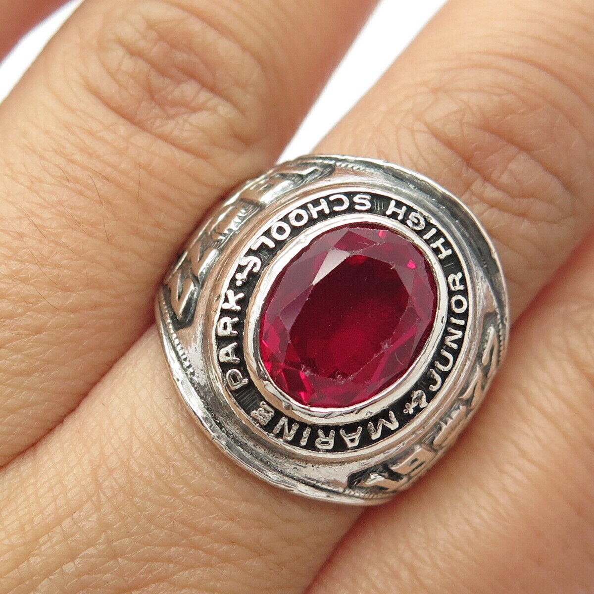 925 Sterling Silver Vintage 1977 Lab Ruby Marine Park School Ring Size 8.5