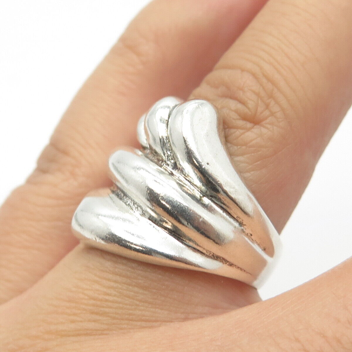 925 Sterling Silver Vintage Puffy Ribbed Modernist Ring Size 8