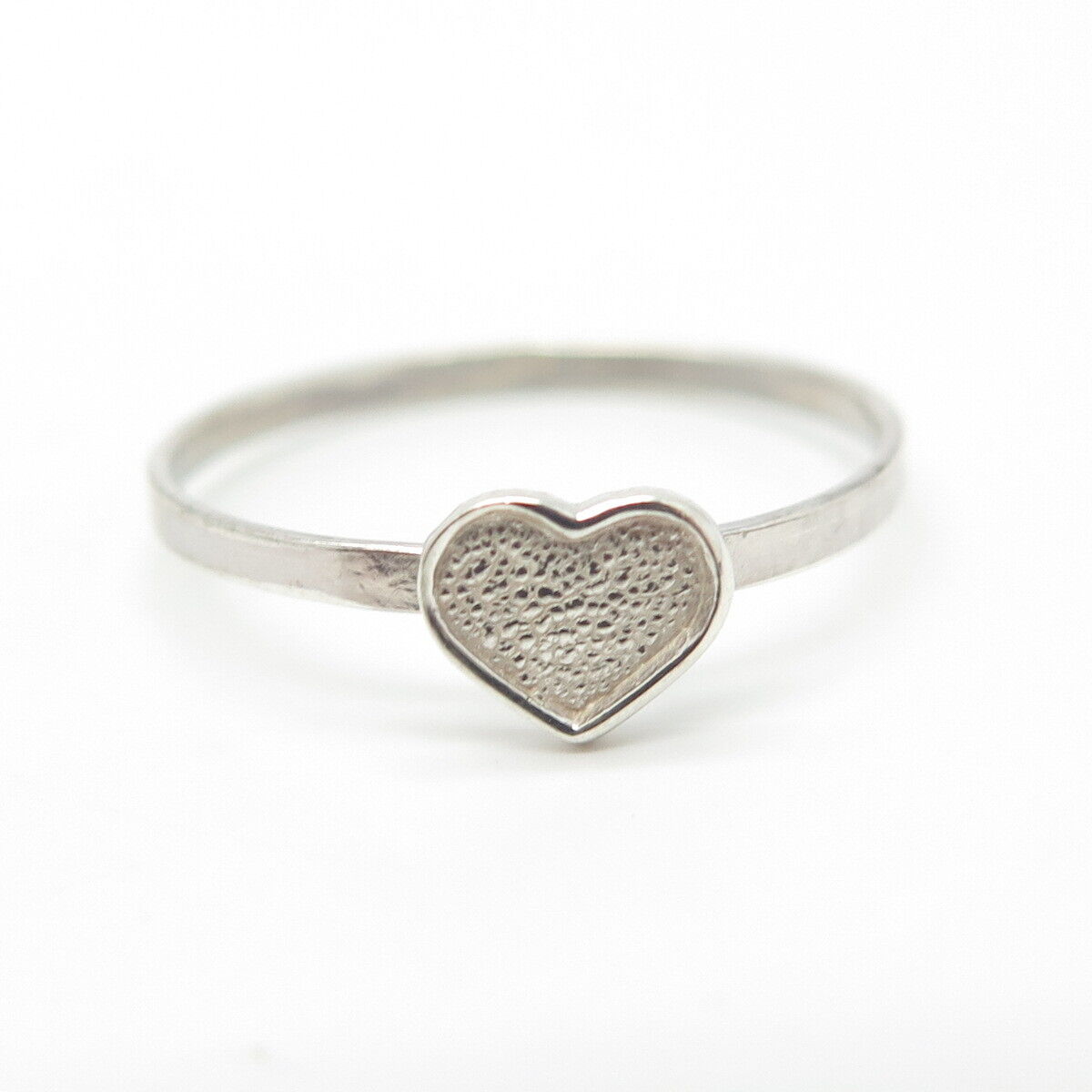 925 Sterling Silver Vintage Loving Heart Stackable Ring Size 7.5