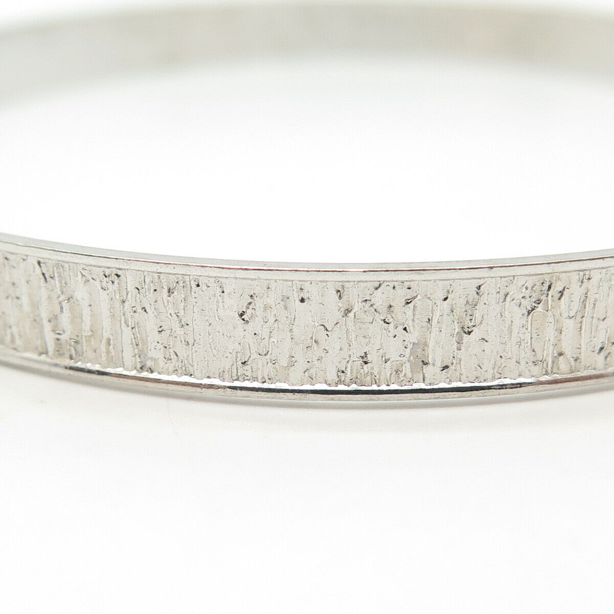 800 Silver Vintage Textured Bangle Bracelet 8.25"