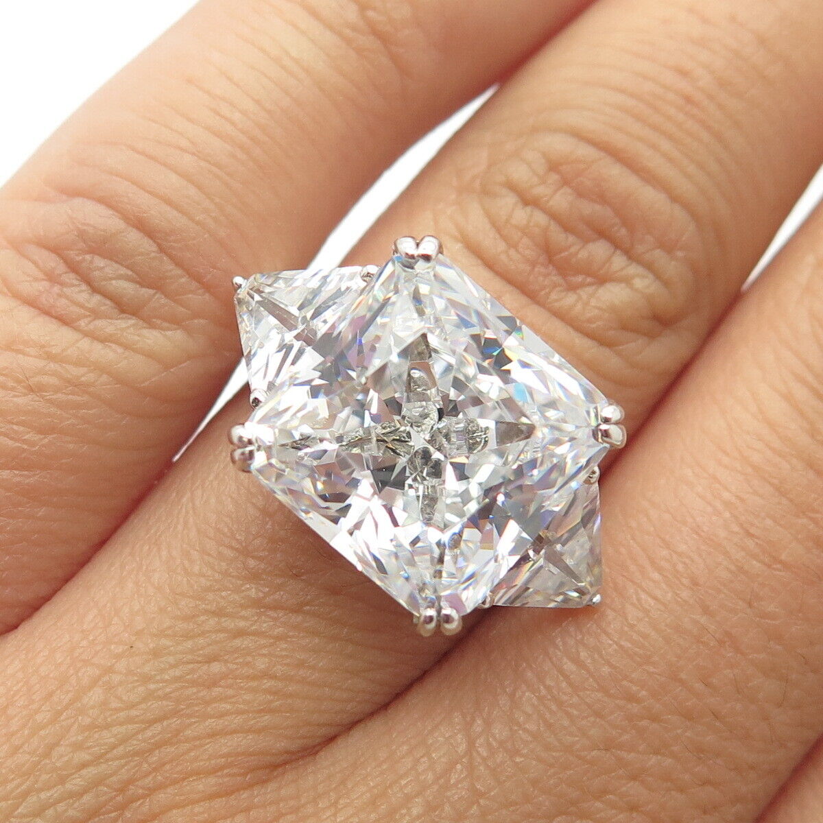 925 Sterling Silver Princess-Cut C Z Ring Size 6.25