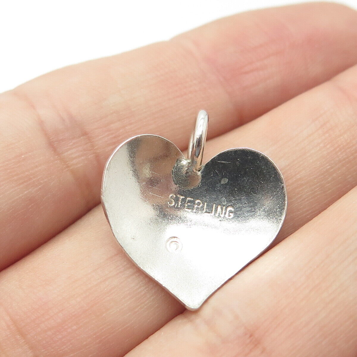 925 Sterling Silver Vintage XO - Kiss & Hug Heart Pendant