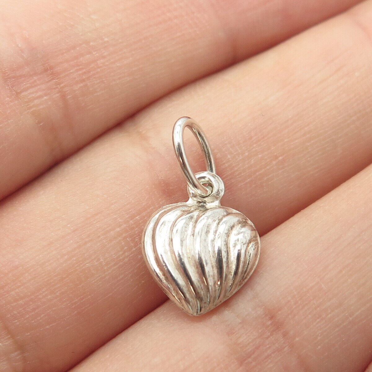 925 Sterling Silver Vintage Ribbed Puffy Heart 3D Charm Pendant