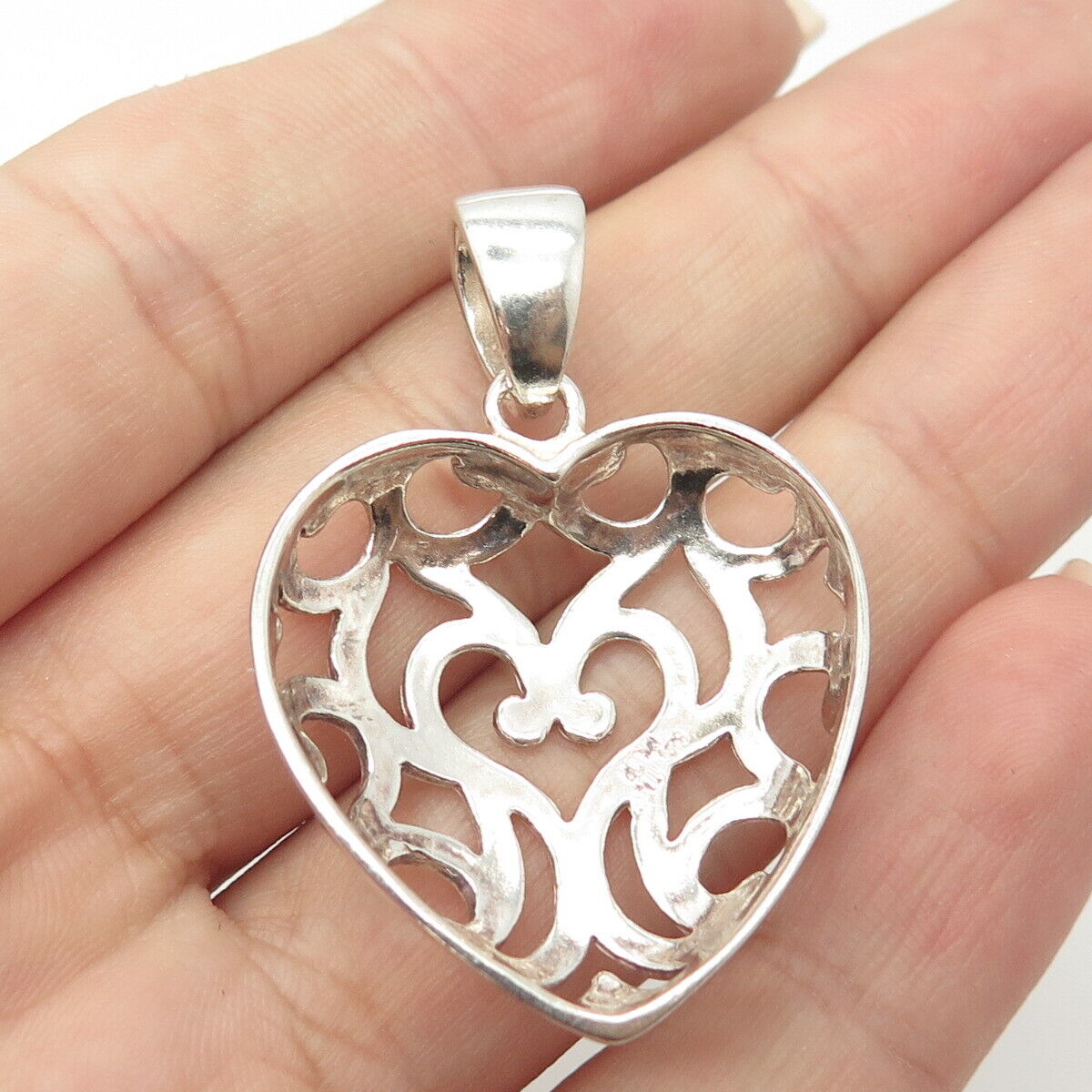 925 Sterling Silver Vintage Milor Italy Blooming Heart Scroll Pendant