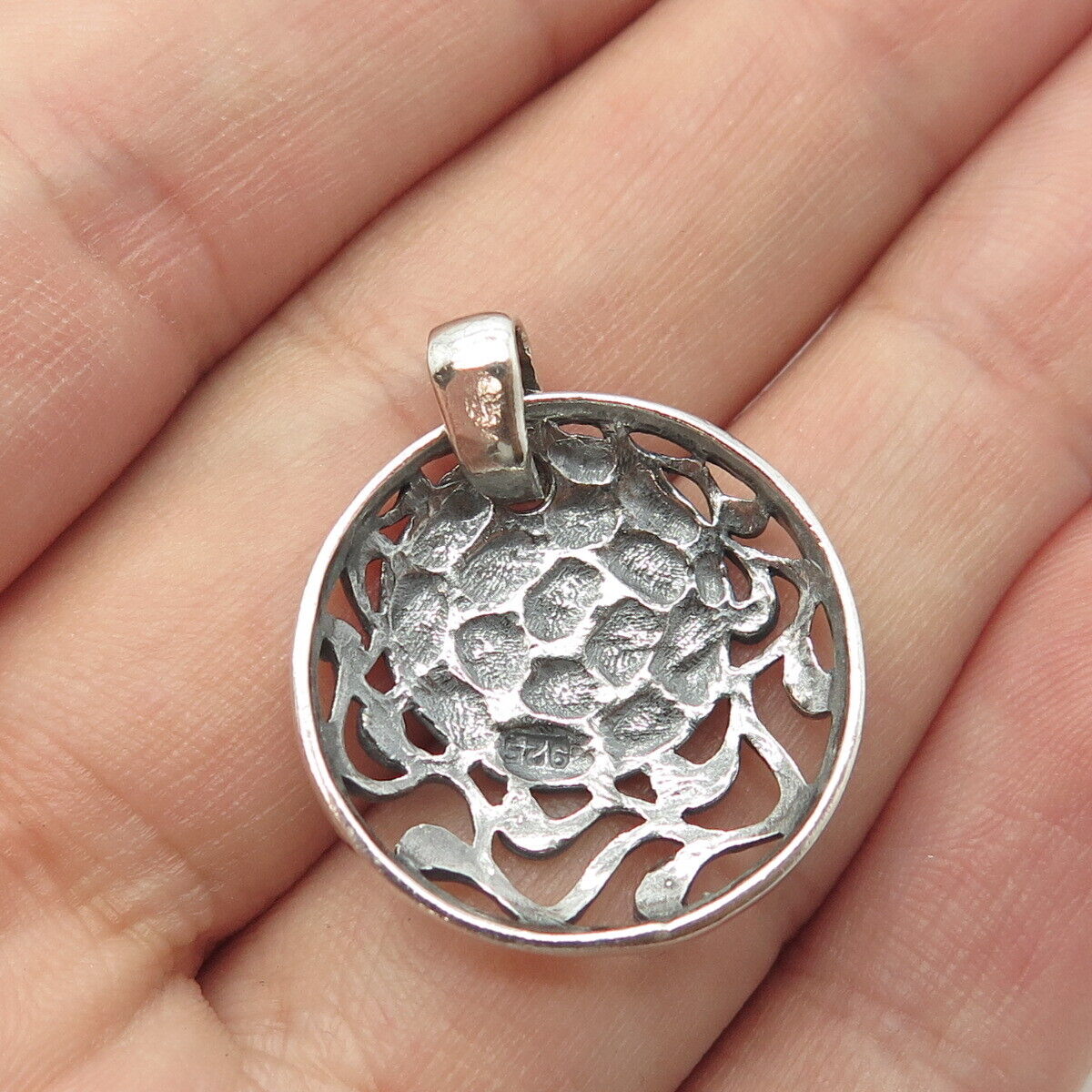 925 Sterling Silver Vintage Pebble Pendant