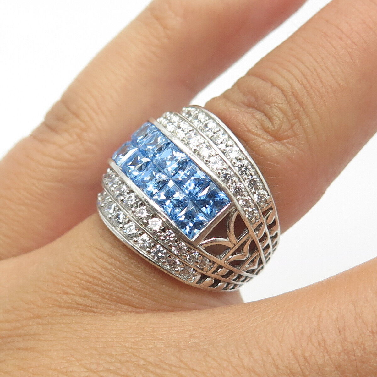 925 Sterling Silver White & Blue C Z Invisible Setting Ring Size 5