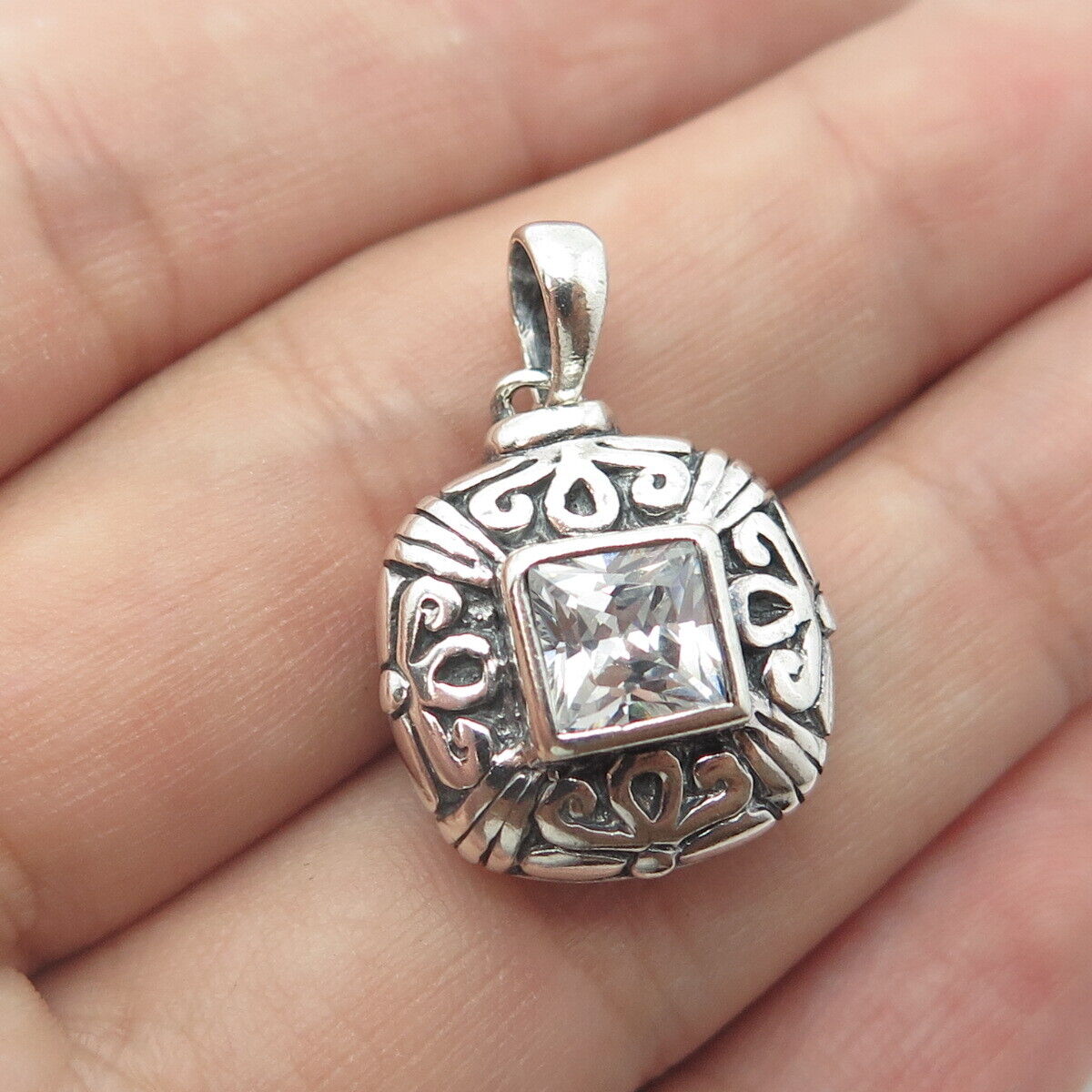 925 Sterling Silver Vintage Square-Cut Shaped C Z Floral Pendant