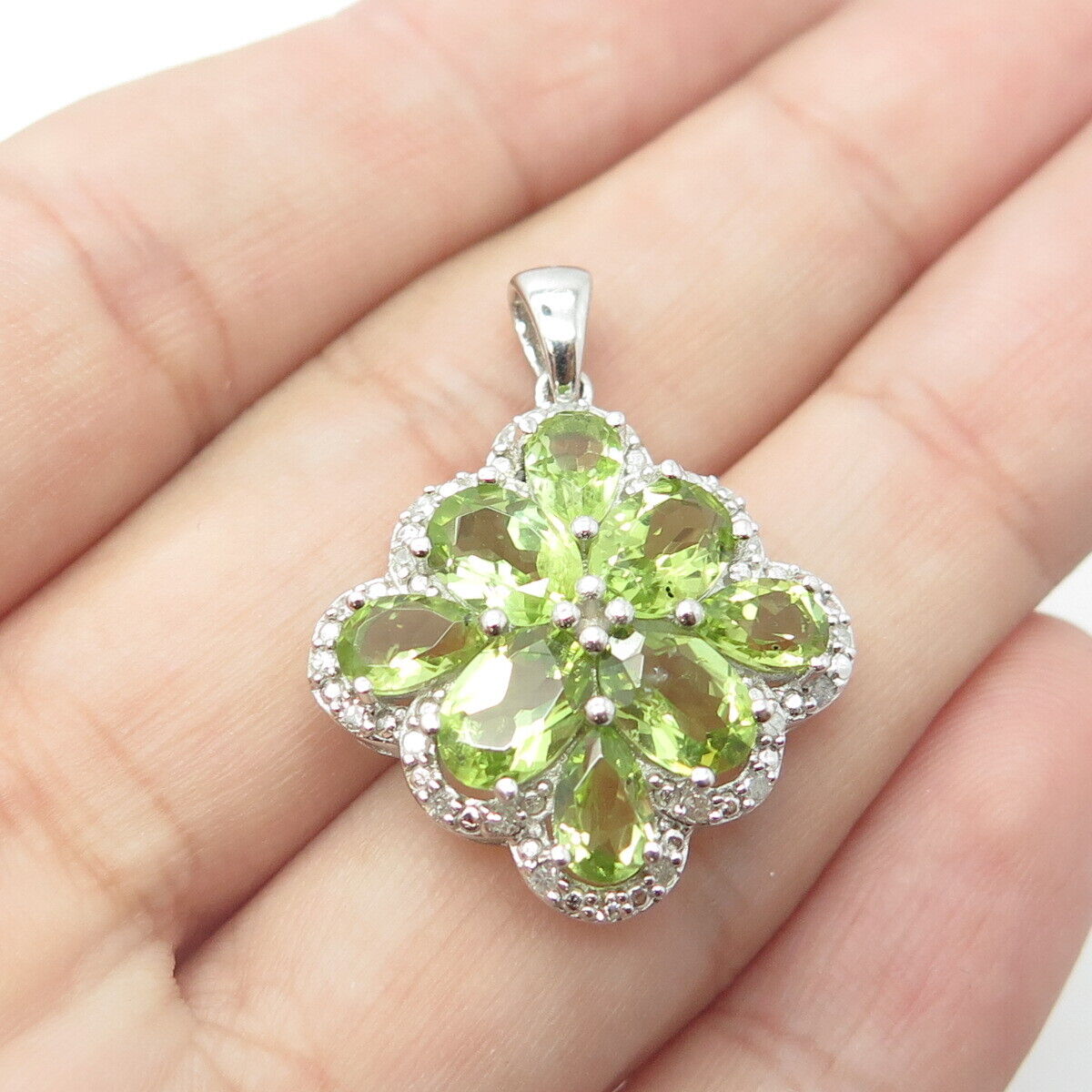 925 Sterling Silver Real White Diamond & Peridot Gem Floral Pendant