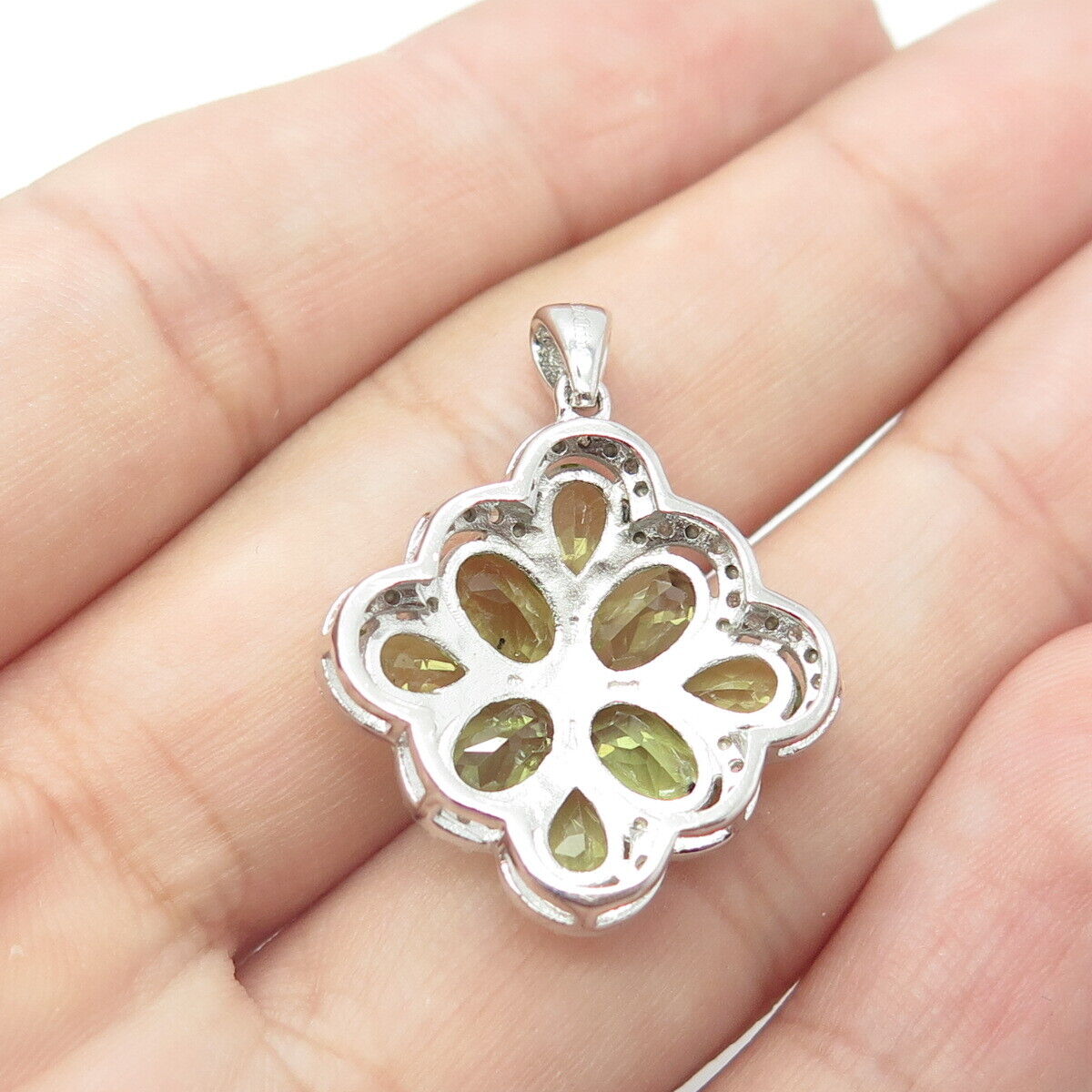 925 Sterling Silver Real White Diamond & Peridot Gem Floral Pendant