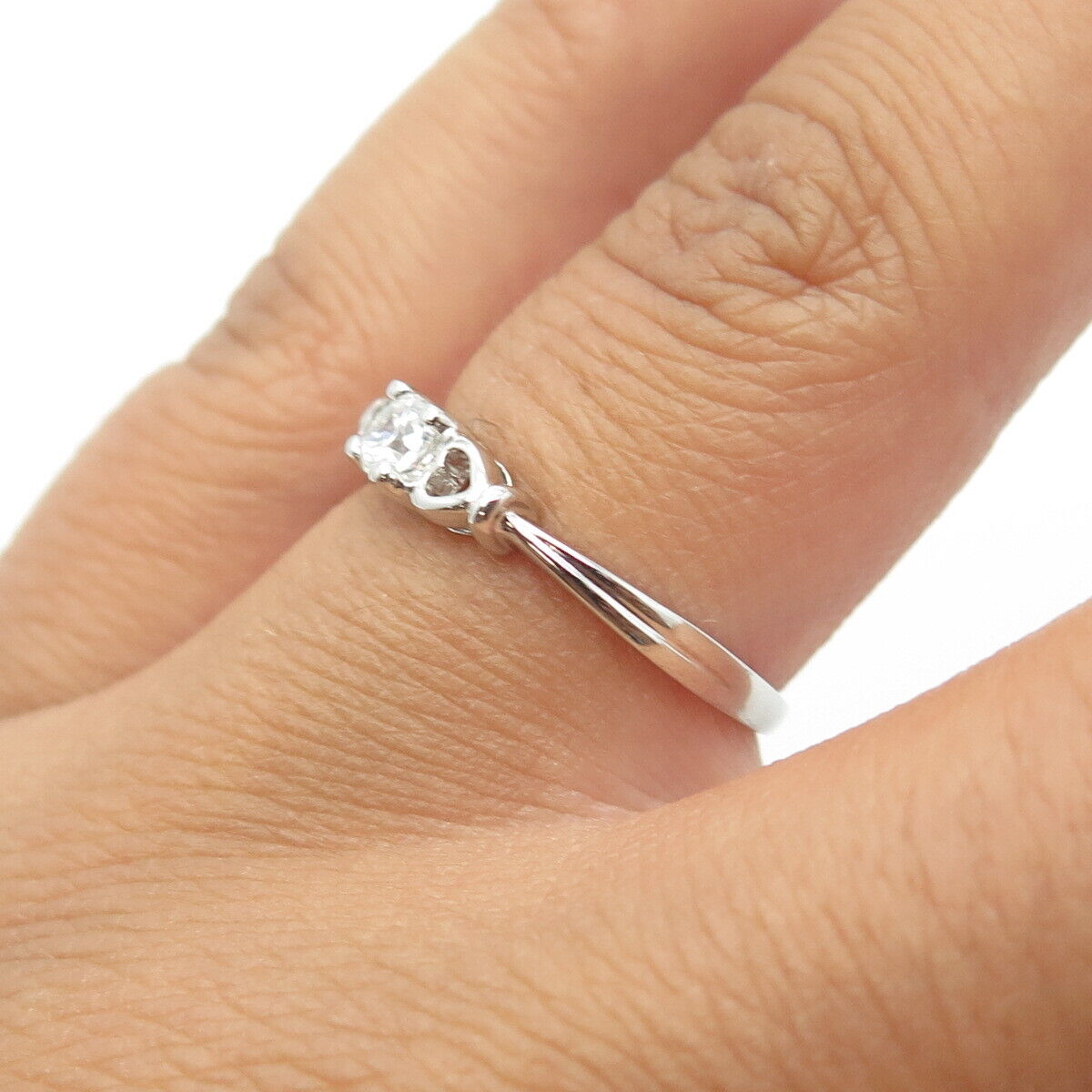 925 Sterling Silver Round-Cut Shaped White C Z Heart Engagement Ring Size 6