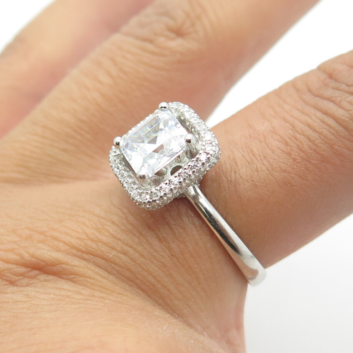 925 Sterling Silver Cushion-Cut Shaped C Z Engagement Ring Size 7