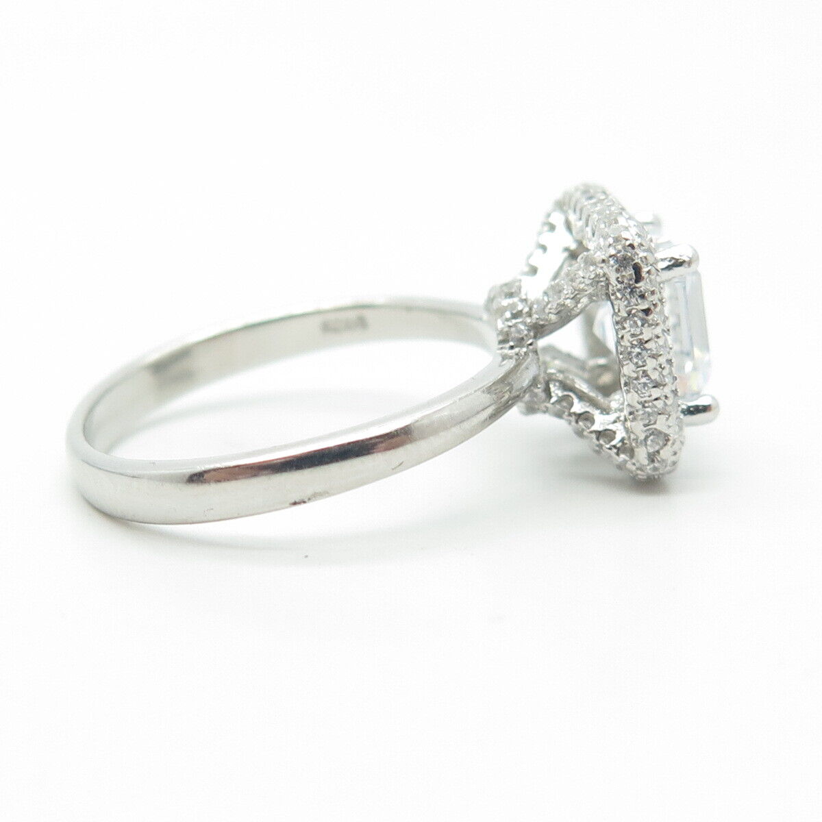 925 Sterling Silver Cushion-Cut Shaped C Z Engagement Ring Size 7