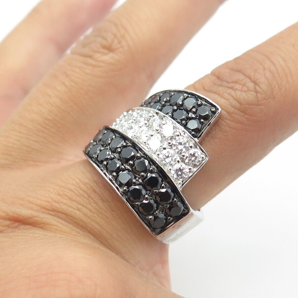 925 Sterling Silver White & Black C Z Ring Size 8.75