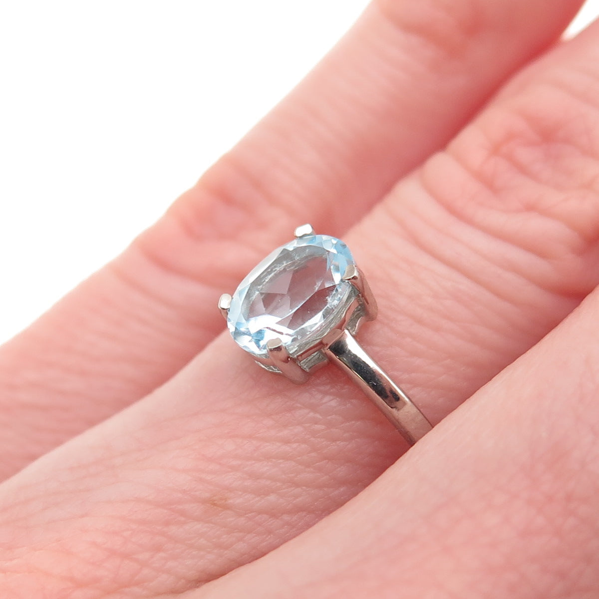 DAZZLERS 925 Sterling Silver Real Oval-Cut Blue Topaz Ring Size 6