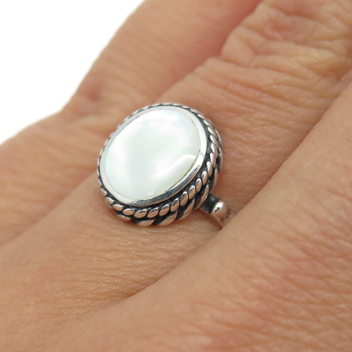 STE BEE 925 Sterling Silver Vintage Real Mother-of-Pearl Ring Size 6.25