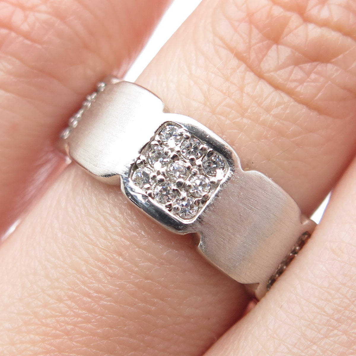 925 Sterling Silver Round-Cut Shaped C Z Panel Band Ring Size 7