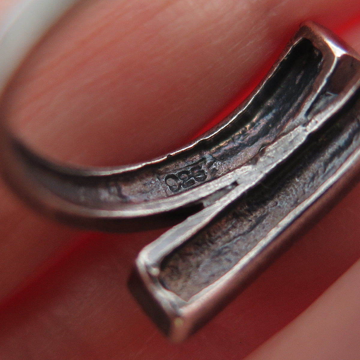 925 Sterling Silver Vintage Modernist Bypass Oxidized Ring Size 7