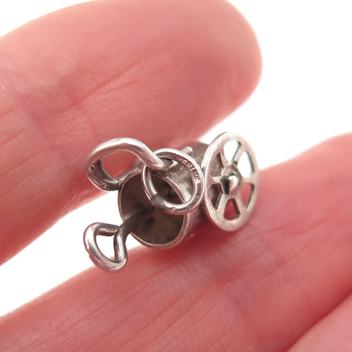 925 Sterling Silver Antique Art Deco Movable Garden Cart Basket 3D Mini Pendant