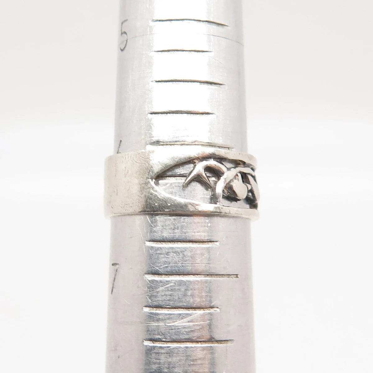 925 Sterling Silver Vintage Friendly Dolphin Band Ring Size 6.5