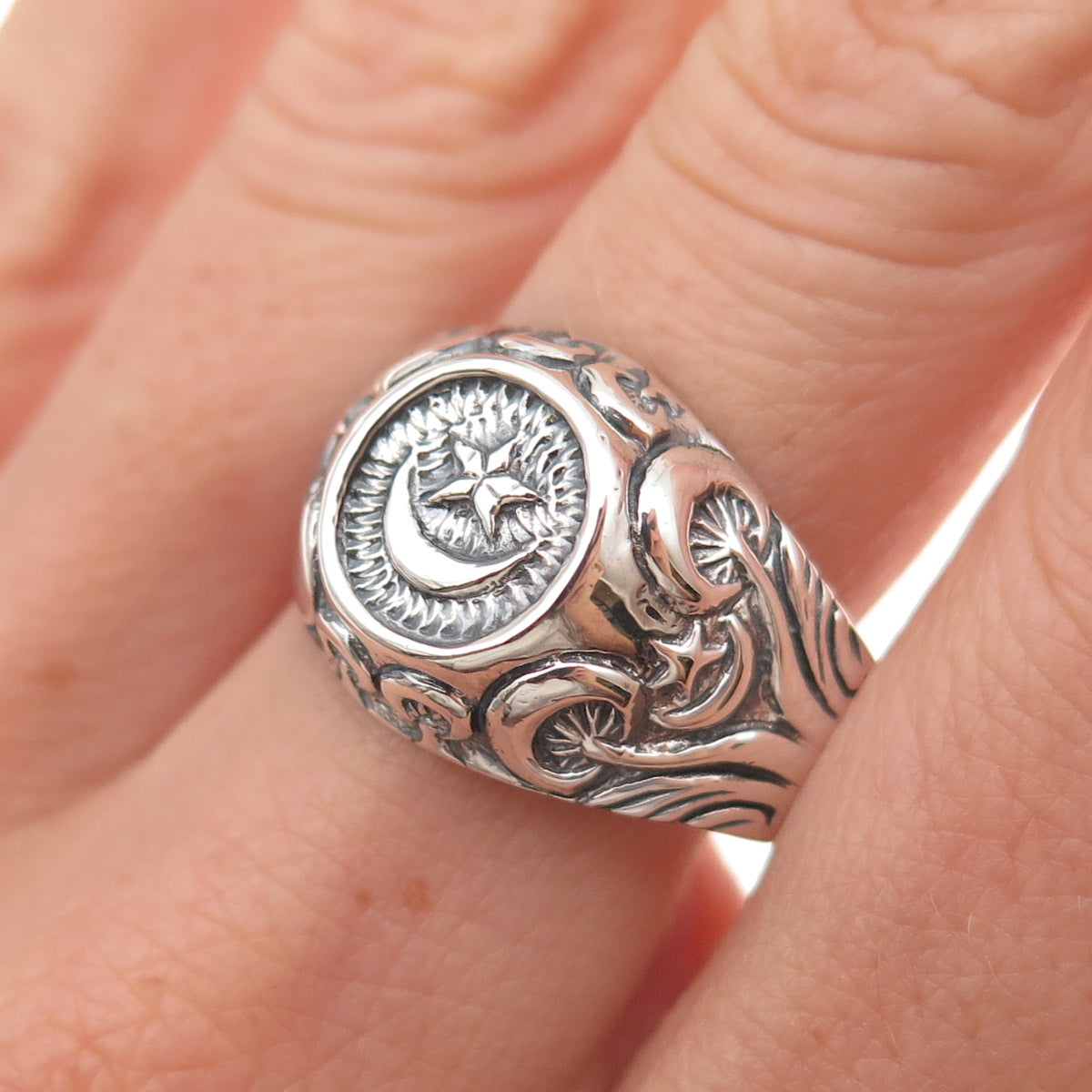 925 Sterling Silver Vintage Crescent Moon & Star Oxidized Dome Ring Size 11