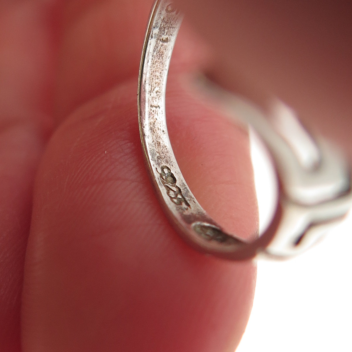 925 Sterling Silver Vintage V-Shape Oxidized Ring Size 6.5